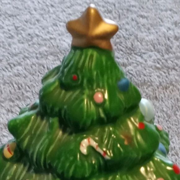 Porcelain 5" Christmas tree trinket/jewelry box hand painted early 90's - Picture 7 of 9